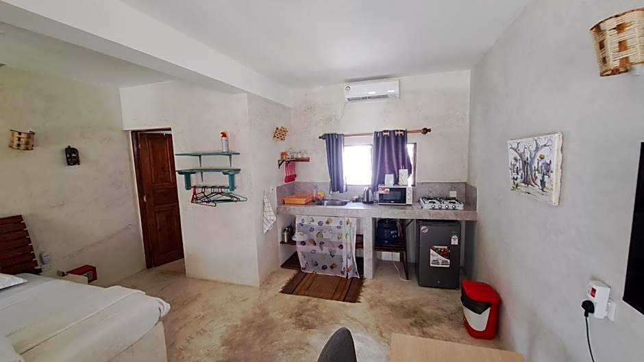 Kaleb's Beachfront Serviced Studio Apartments