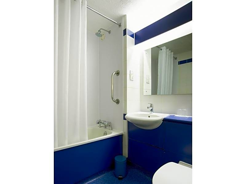 Travelodge Birmingham Central Broadway Plaza