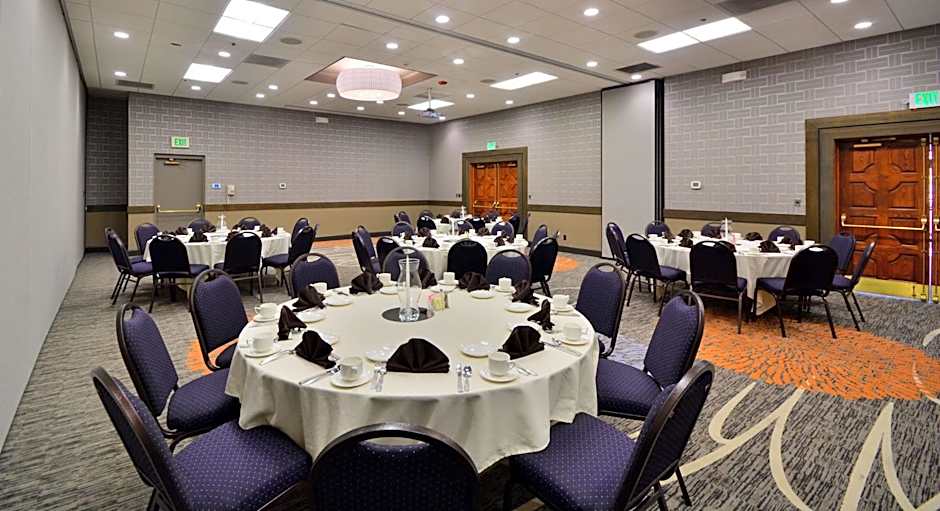 Embassy Suites by Hilton Denver Central Park