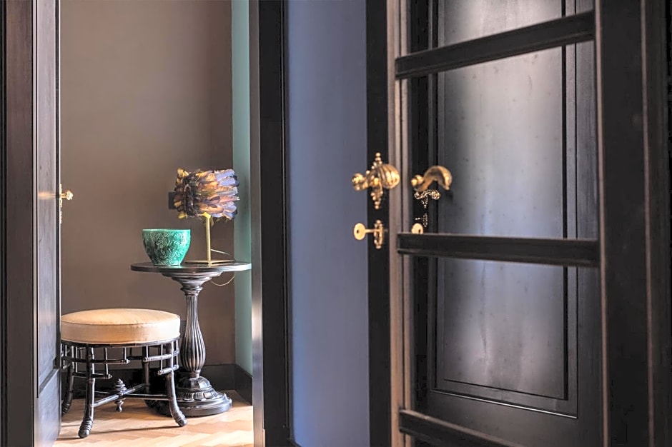 Velona's Jungle Luxury Suites