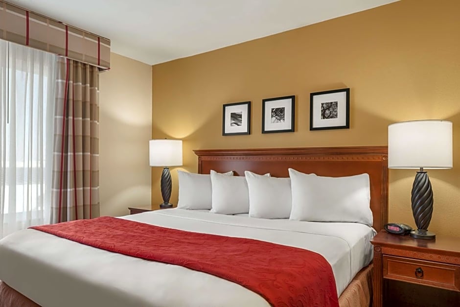 Country Inn & Suites by Radisson, Bloomington-Normal Airport, IL