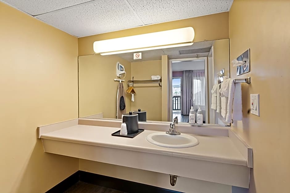 Vagabond Inn Executive - San Francisco Airport Bayfront (SFO)