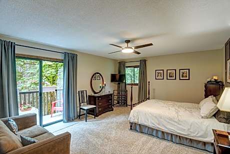 Deluxe Double Room with Balcony