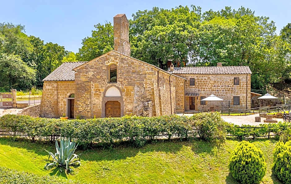 Residence with swimming-pool and thermal pools in Sorano