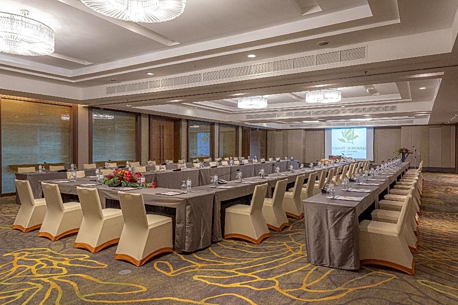 Summit Windmill Golf Residence