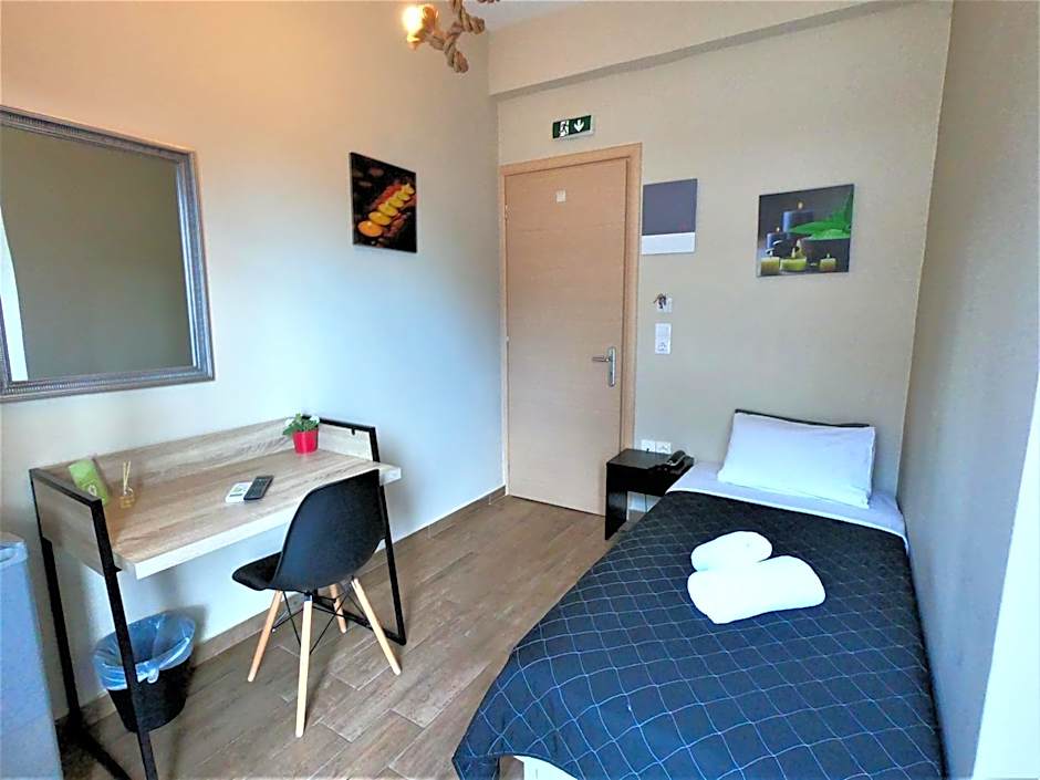 Achillion Hotel Piraeus