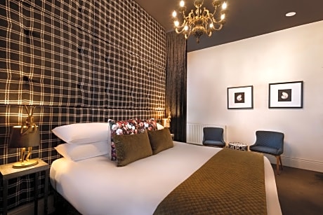 Premium King Room with Spa Bath - Monroe