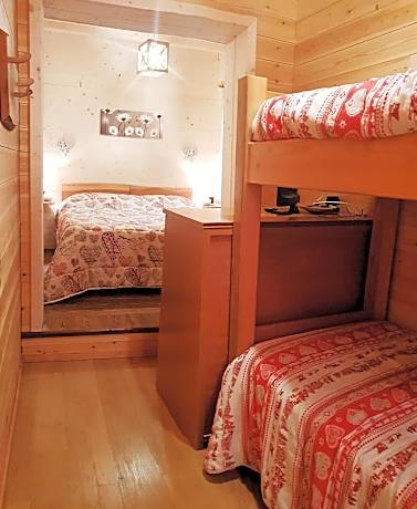 Comfort Quadruple Room with Private External Bathroom