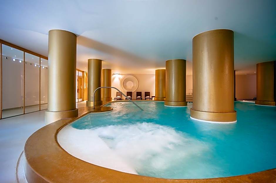 Axis Vermar Conference & Beach Hotel