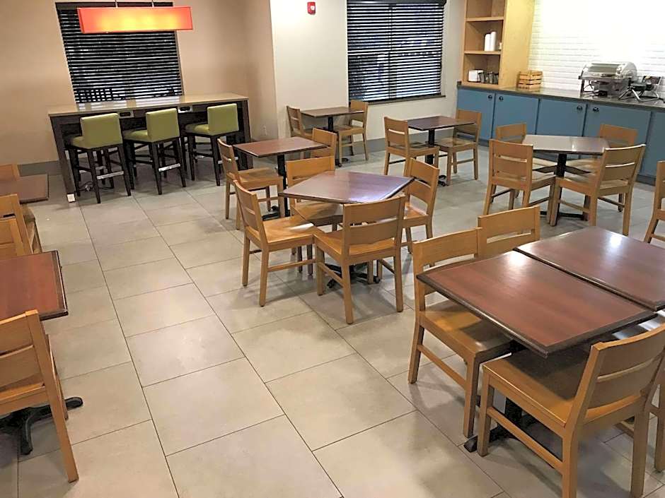 Country Inn & Suites by Radisson, Emporia, VA