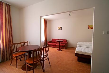 Family Apartment (5 Adults)