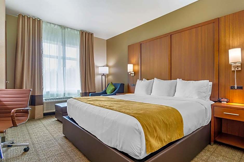 Comfort Inn & Suites Lakewood by JBLM