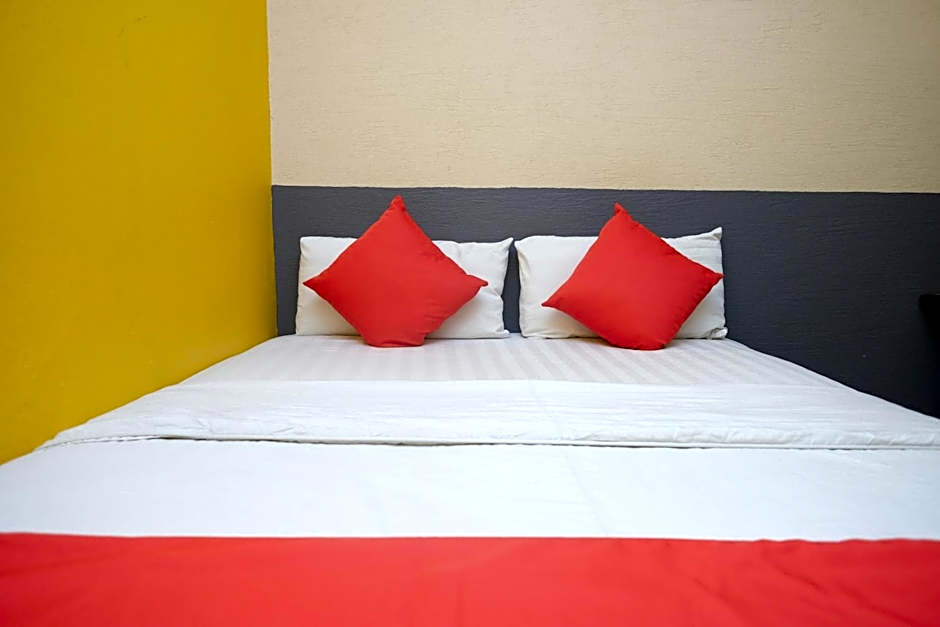 Hotel De' Tees, Masai Utama