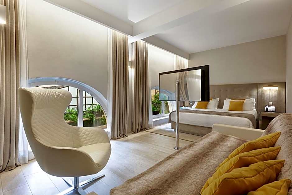 Terrace Pantheon Relais