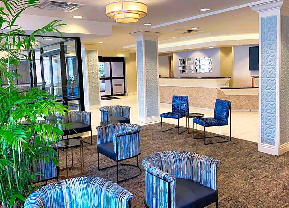 DoubleTree By Hilton Milwaukee Downtown