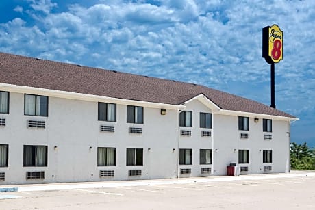 Super 8 by Wyndham Boonville