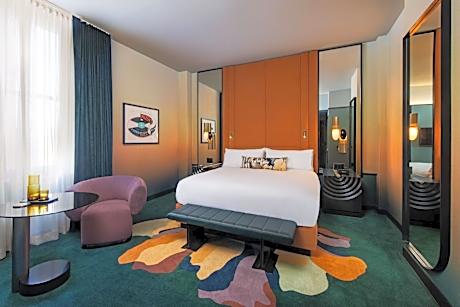 Wonderful King Room- Mobility Accessible with Transfer Shower
