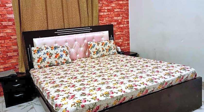 Couples Friendly Guest House