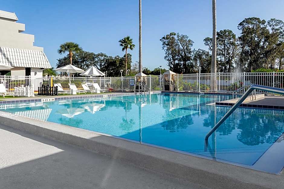 Palazzo Lakeside Hotel