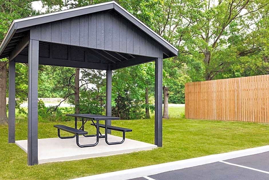 Wingate by Wyndham Salisbury