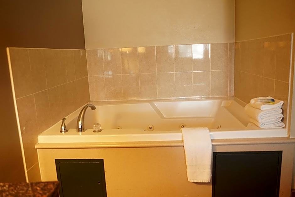Harbor Inn & Suites