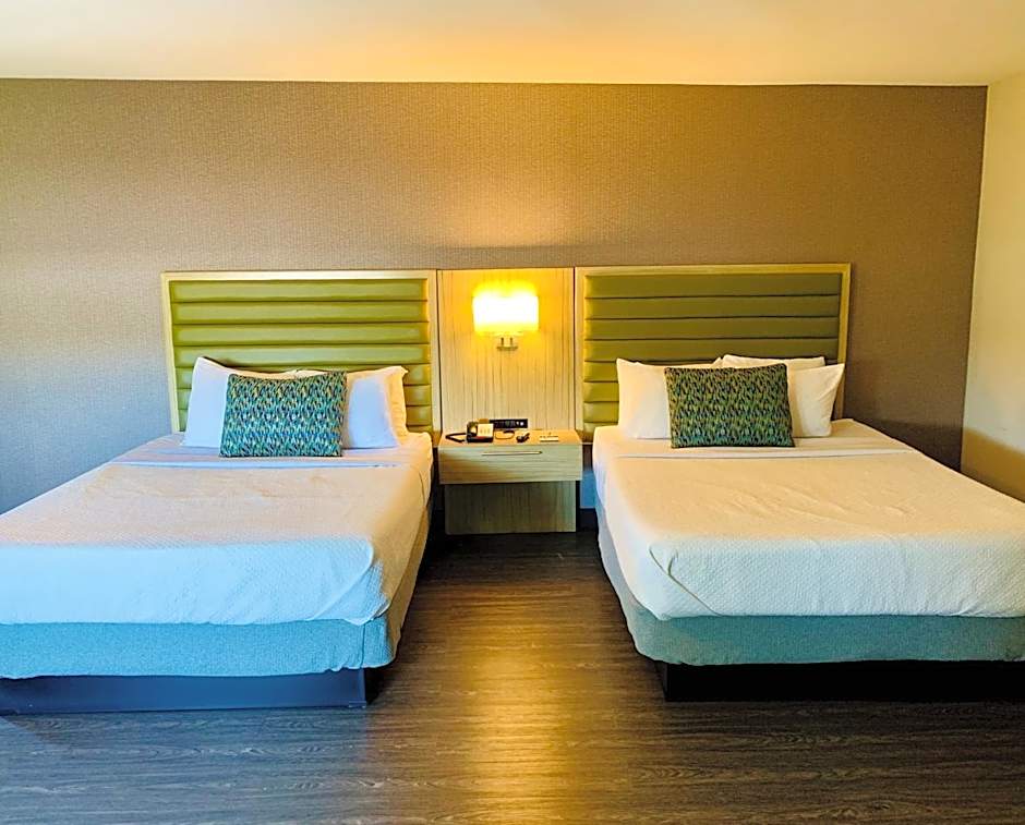 GreenTree Pasadena Inn