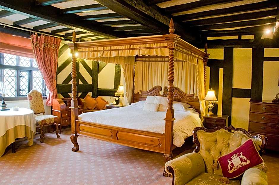 Albright Hussey Manor