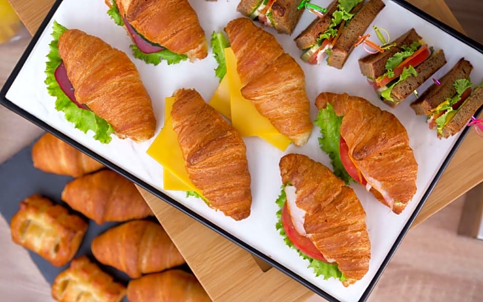 Hampton by Hilton Astana Triumphal Arch