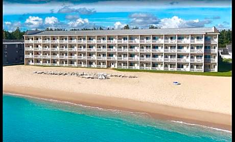 Mackinaw Beach And Bay All Suites Resort
