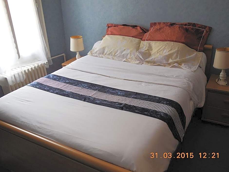 Hotel le Petit Chateau (ex hotel des amis)