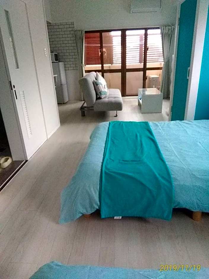 Maximum of 18 people can be rented in one building 3 minutes walk to Tomari Port 10 minutes drive to the airport No parking lot 30 seconds walk from paid parking lot warayunso port city May