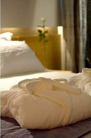 Double Room for Single Use