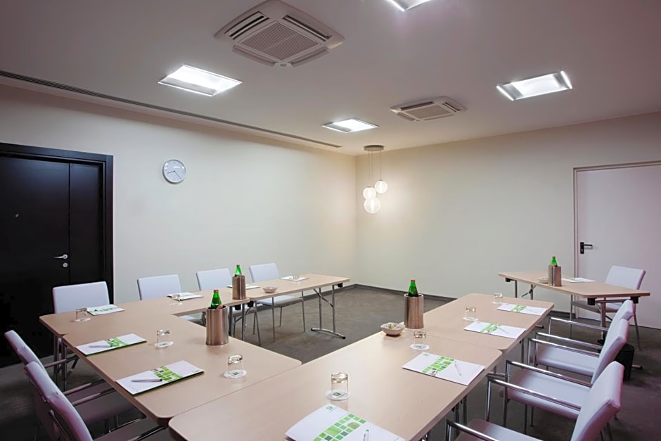 Holiday Inn Genoa City By IHG