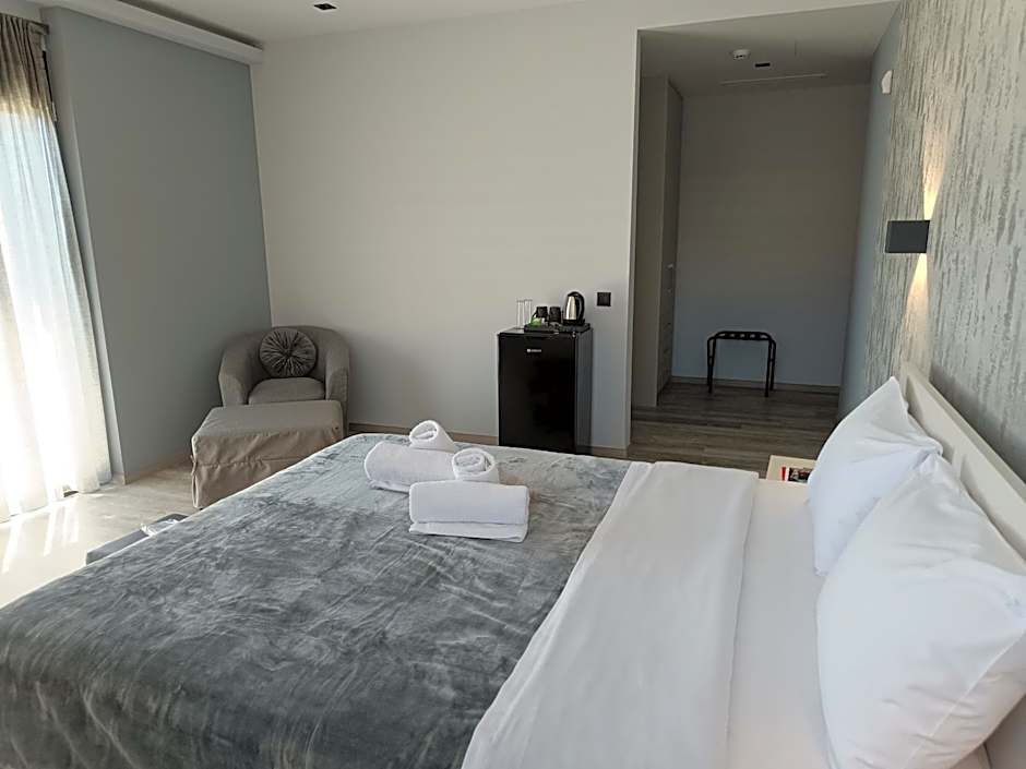 Oikos 9 Rooms and Suites