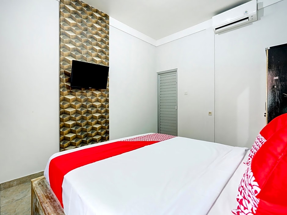 OYO Flagship 90756 Melasti Hills Room & Cafe