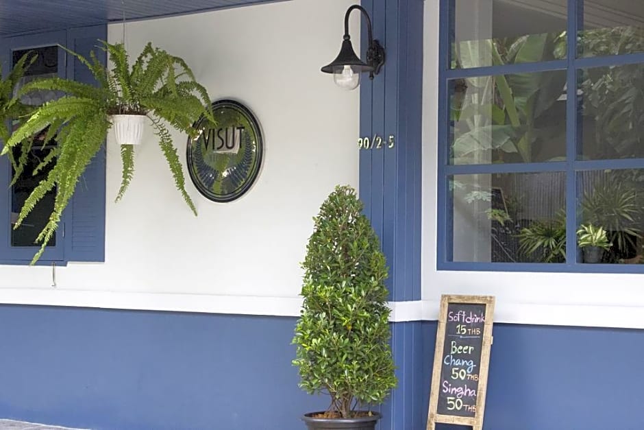 Visut House Hostel