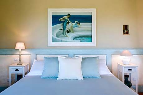 Queen Suite with Spa Bath