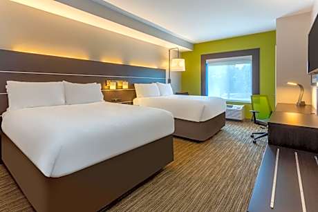 Queen Room with Two Queen Beds Hearing Accessible with Roll-In Shower - Non-Smoking