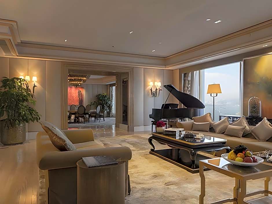 Four Seasons Hotel Hong Kong