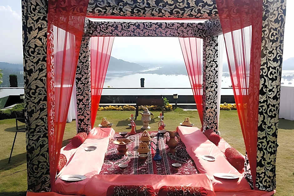 Taj Dal View, Srinagar