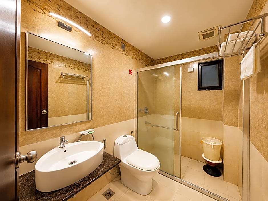Royal Palm - Hotel Near Udaipur Railway Station