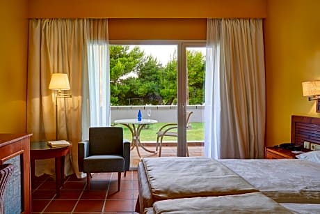 Standard Double Room (2 Adults + 1 Child)