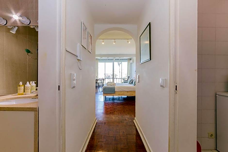 Rent4Rest Estoril Beachfront Apartments