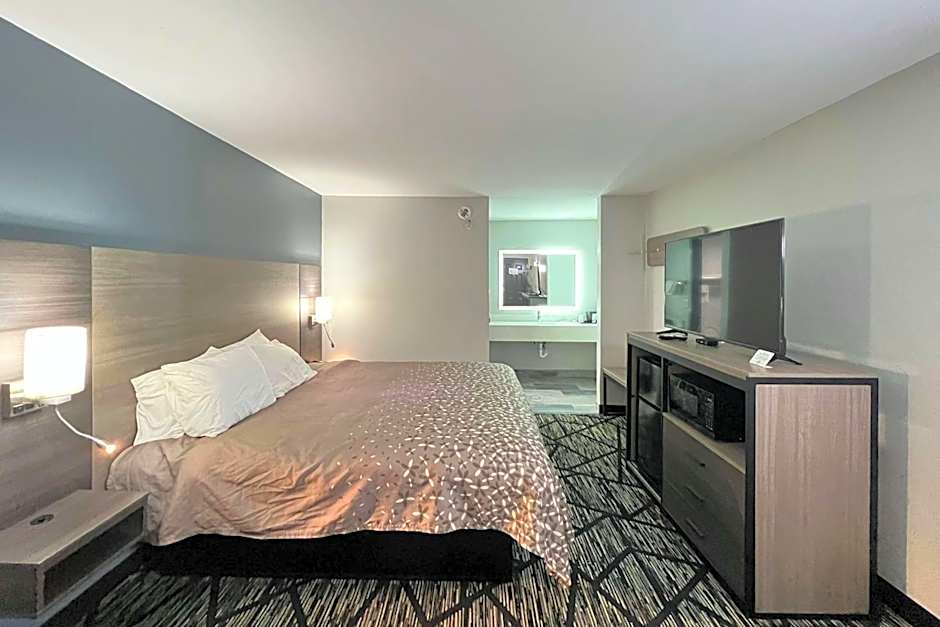 Super 8 by Wyndham Sulphur South