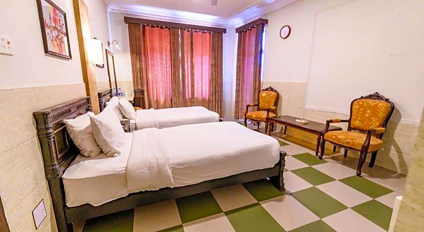 Hotel One Mall Road Murree