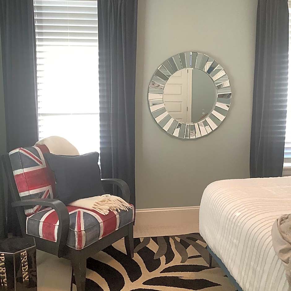 Photo 1 of 6 of 1 King Bed