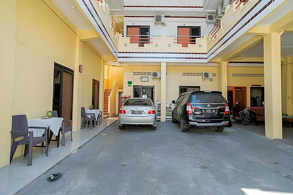 RedDoorz Syariah near Jembatan Merah Plaza