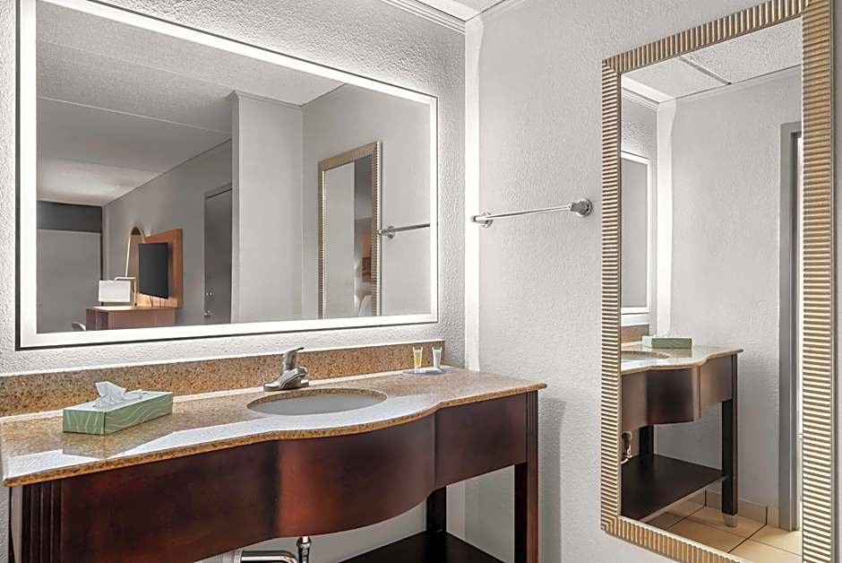 Days Inn by Wyndham Statesboro