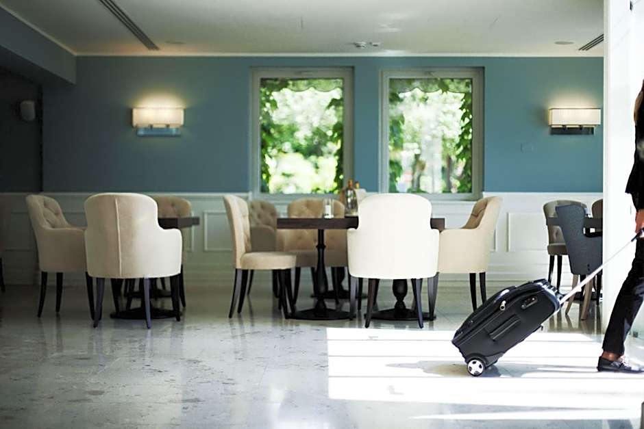 Hotel Riviera & Maximilian's