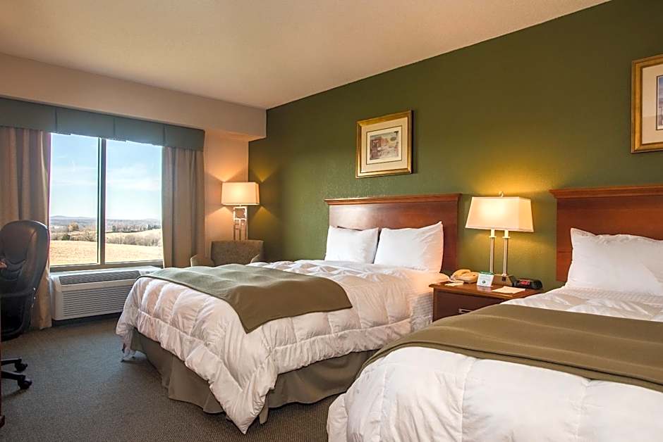 Round Hill Inn